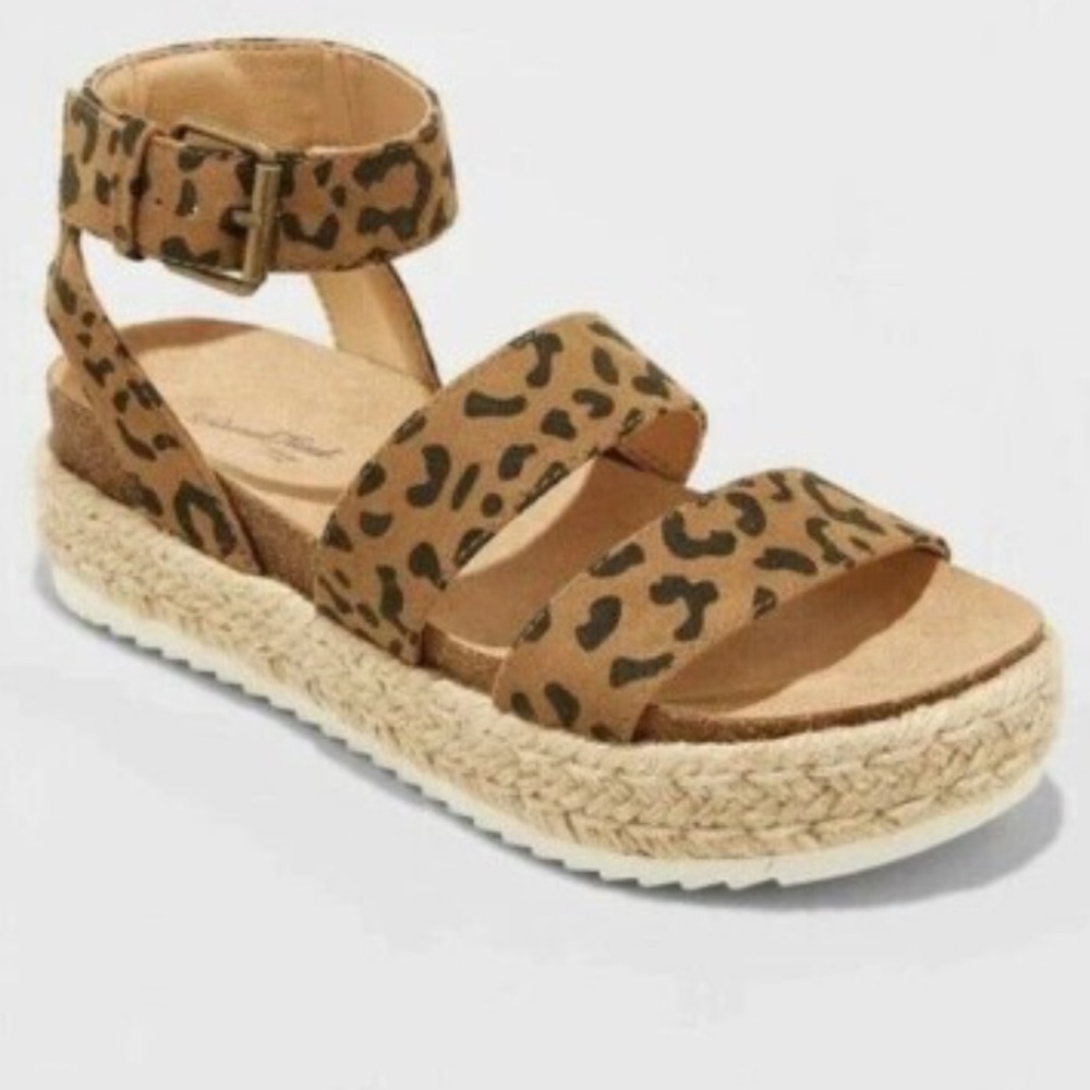 Universal Thread Tan Leopard Espadrille Sandals